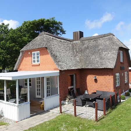 Thatched Holiday Home In Struer, Jutland With A View 外观 照片