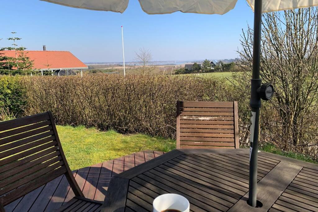 Thatched Holiday Home In Struer, Jutland With A View 外观 照片